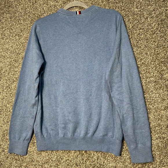NWT Tommy Hilfiger Essential Cotton V-neck Sweater Size Medium - Picture 5 of 7